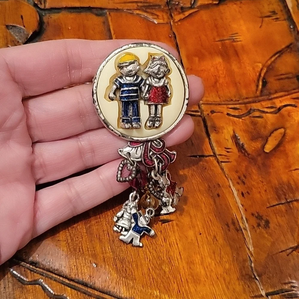 Vintage Brooch‎